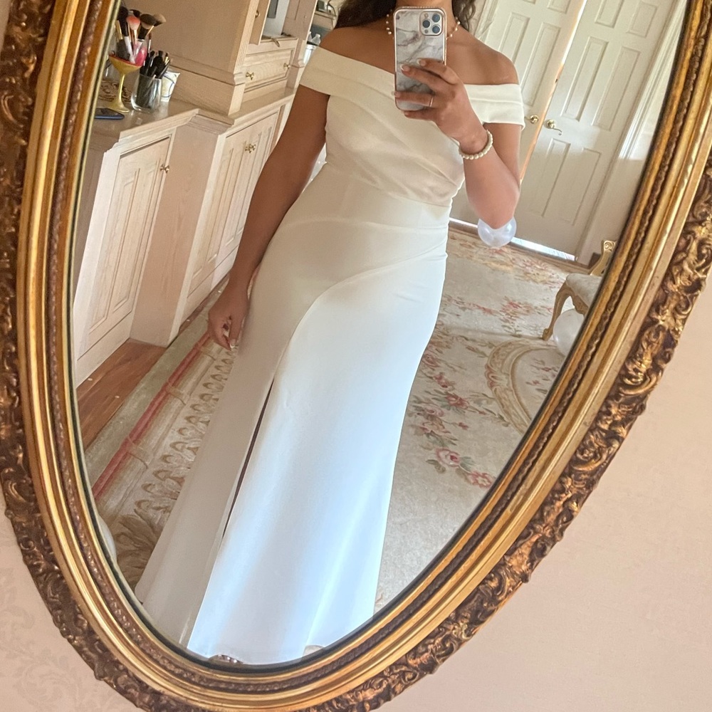 Ivory Trumpet/Mermaid Off-the-Shoulder Floor-Length Evening gown